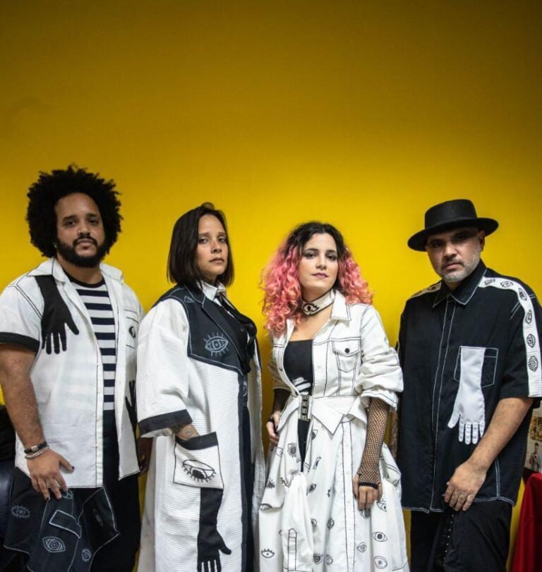 Imagem dos integrantes do Canto Cego