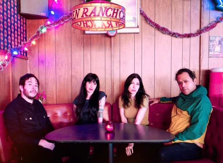 Imagem dos integrantes do Blushing