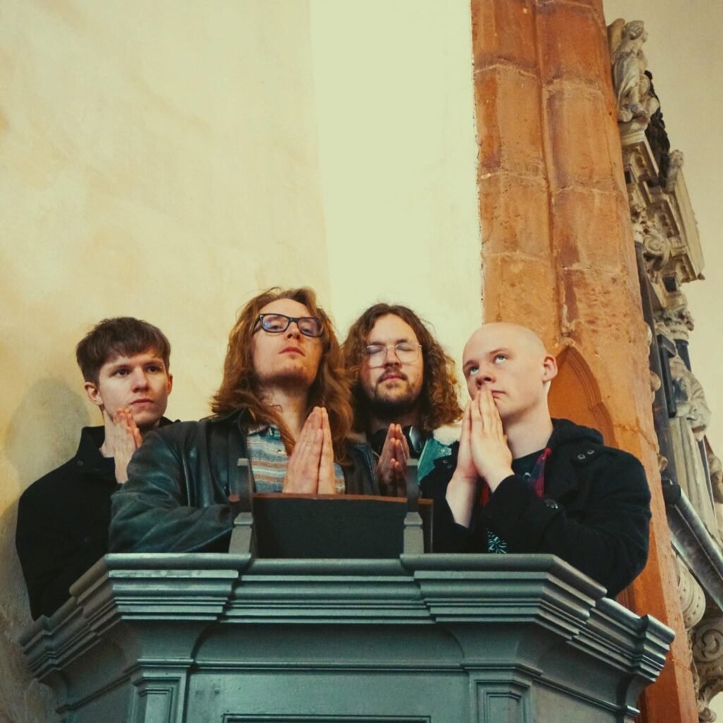 Imagem dos integrantes do Poppyshow