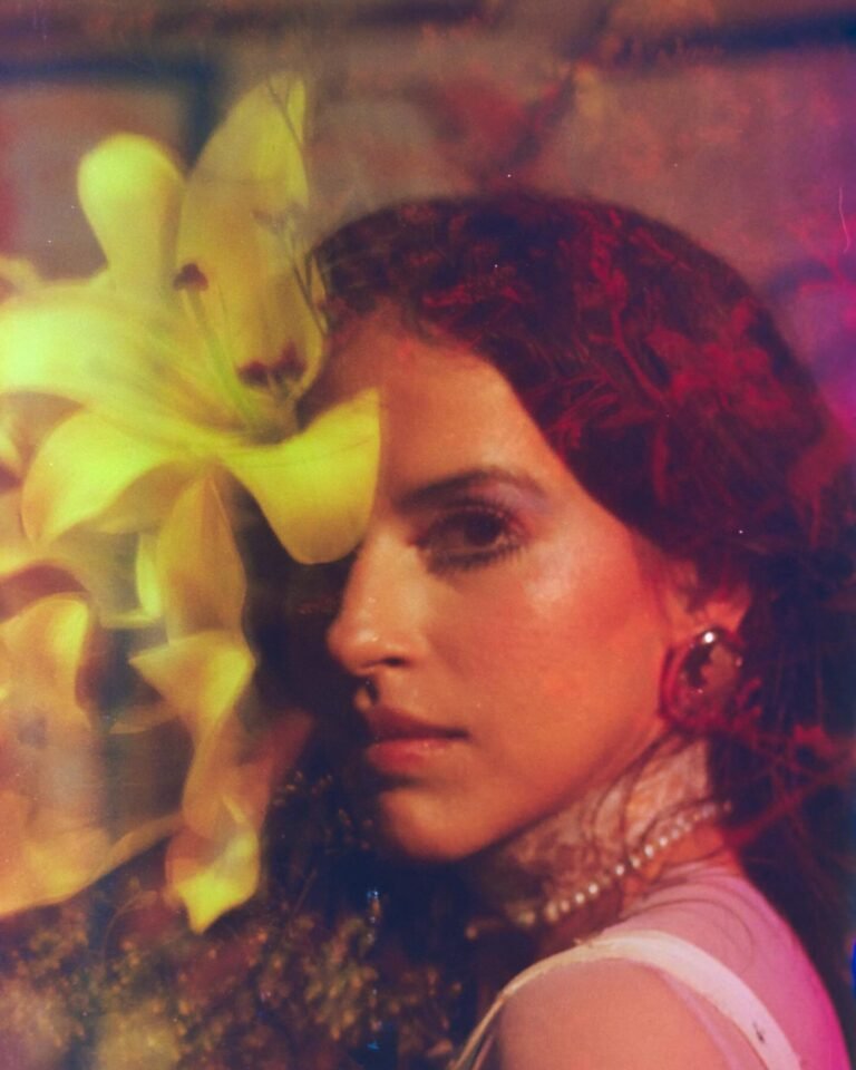 Imagem da cantora Natália Matos