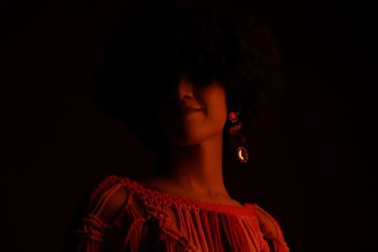 Imagem da musicista Malu Guedelha