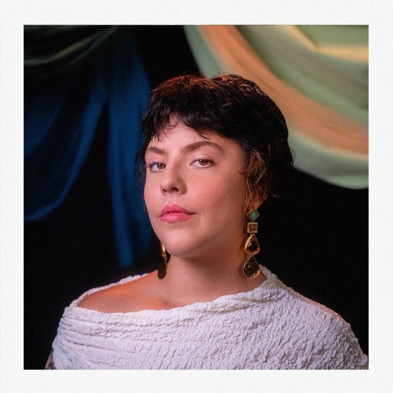 Imagem da cantora Jade Faria