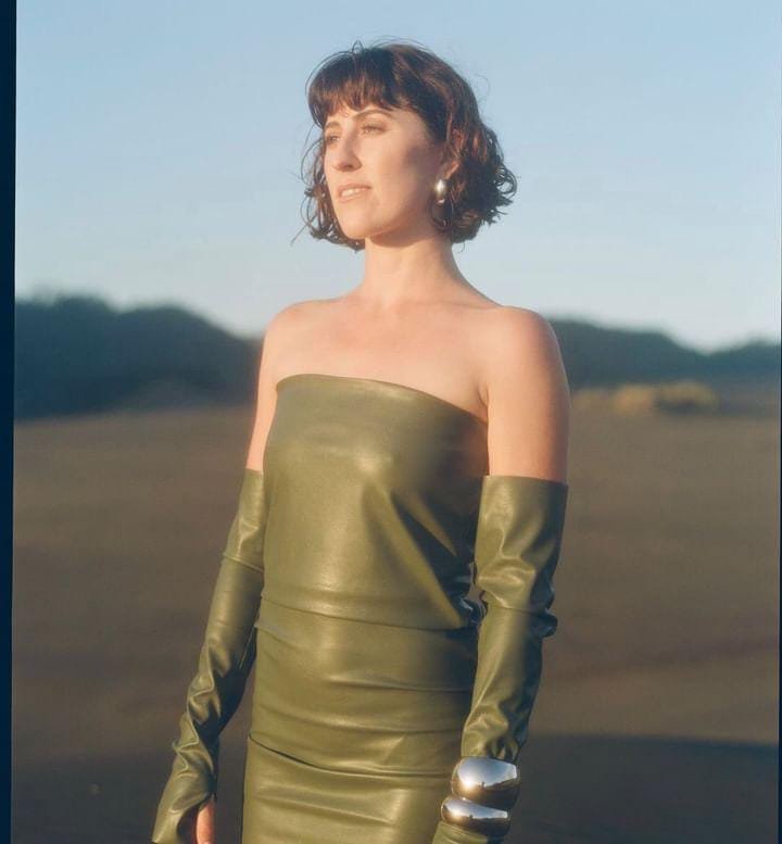 Imagem da cantora Alba Rose