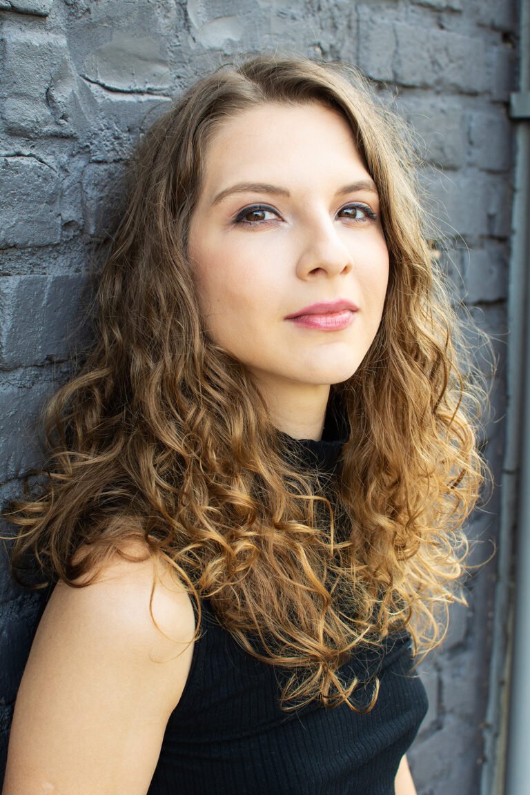 Imagem da escritora Gabriela Richinitti