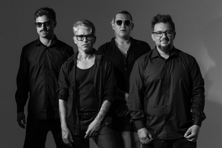 Imagem dos integrantes do Vagalumes do Mar