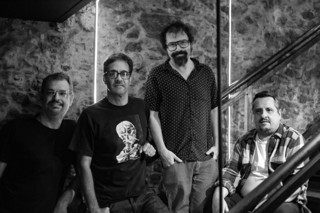 Imagem dos integrantes do Anacrônicos